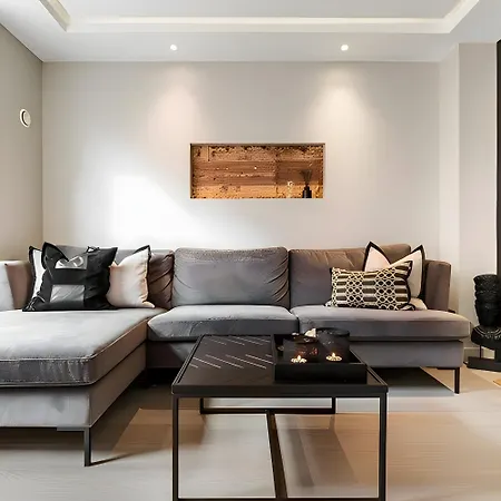 Roomsly I 1889 Building Near Bryggen 베르겐