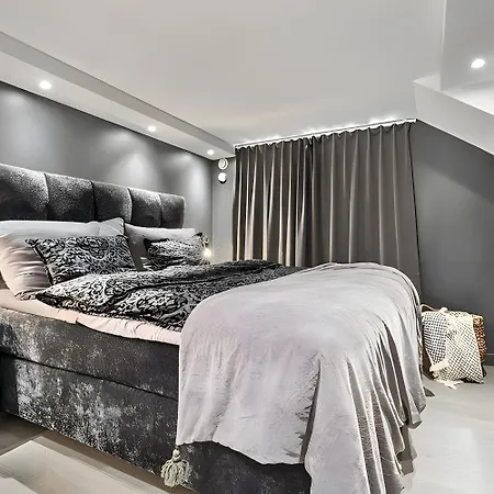 Roomsly I 1889 Building Near Bryggen Appartement