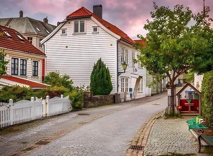 Roomsly I 1889 Building Near Bryggen Lejlighed *