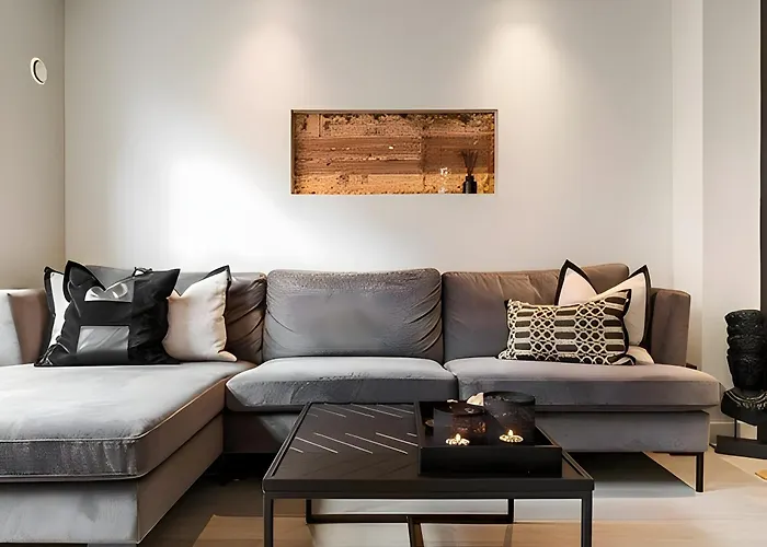 Roomsly I 1889 Building Near Bryggen Μπέργκεν