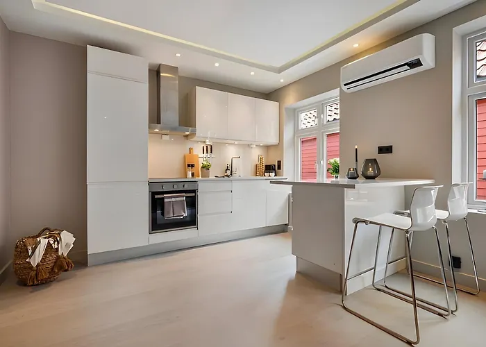 Апартаменты Roomsly I 1889 Building Near Bryggen Берген