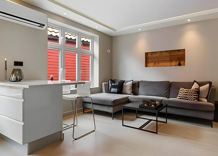 Roomsly I 1889 Building Near Bryggen Bergen